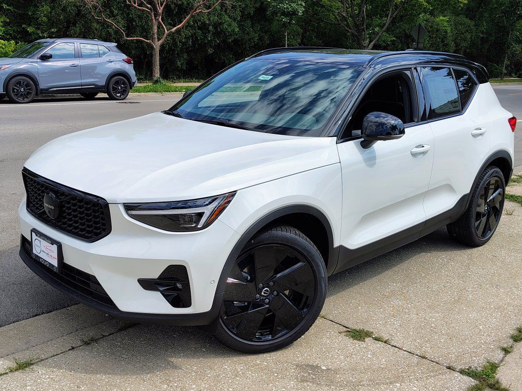 New 2026 Volvo XC40 B5 Ultra w/ Climate Package AWD/4WD image 2