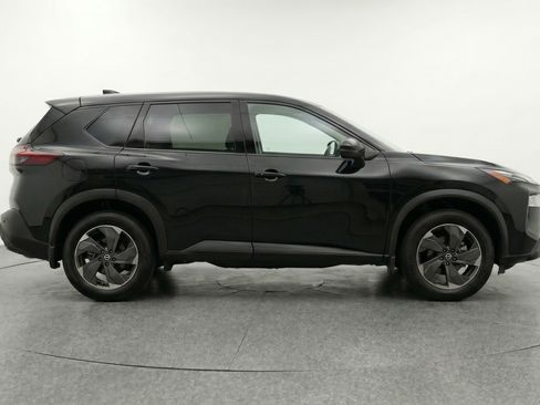 Used 2025 Nissan Rogue SV FWD image 11