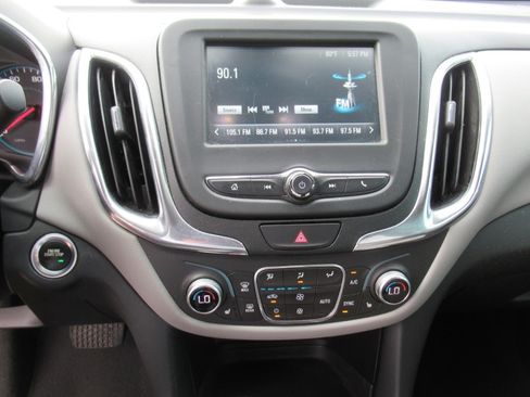 Used 2018 Chevrolet Equinox LT FWD image 23