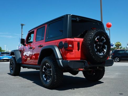 Used 2025 Jeep Wrangler Unlimited Rubicon AWD/4WD image 8
