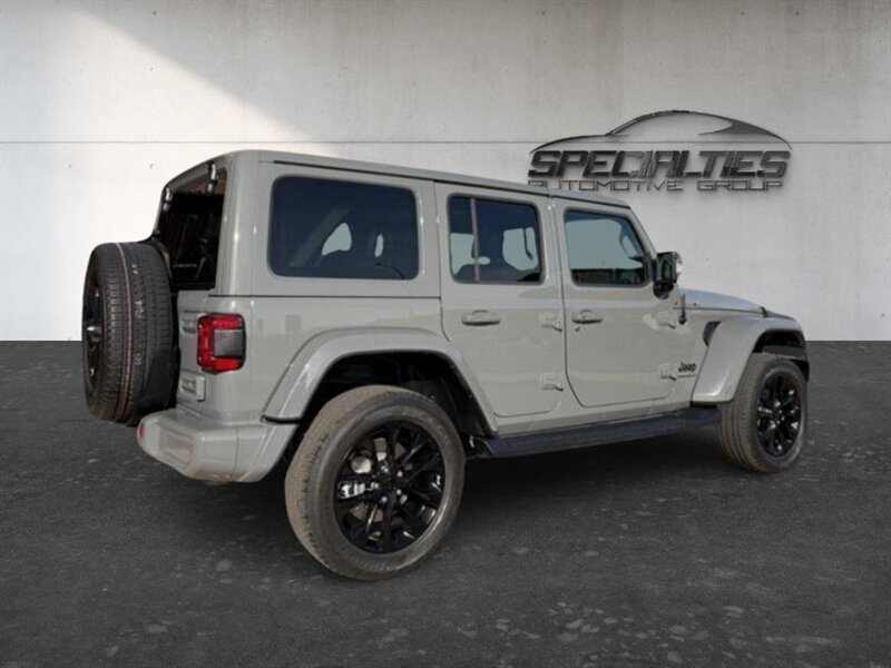 Used 2023 Jeep Wrangler Unlimited Sahara AWD/4WD image 32