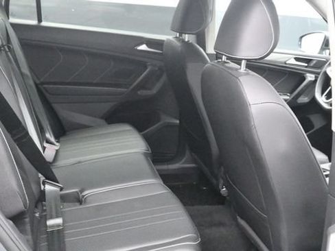 Used 2023 Volkswagen Tiguan SE AWD/4WD image 14