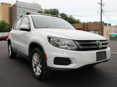 Used 2017 Volkswagen Tiguan Limited w/ Premium Package FWD image 14