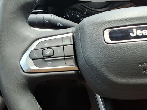 Used 2025 Jeep Compass Limited AWD/4WD image 18