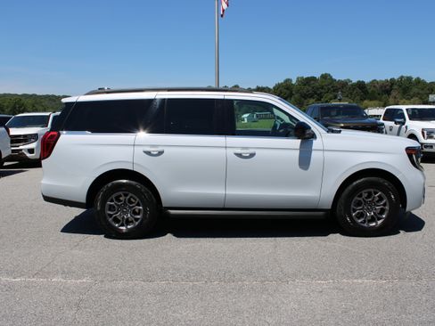 Used 2025 Ford Expedition Active RWD image 5
