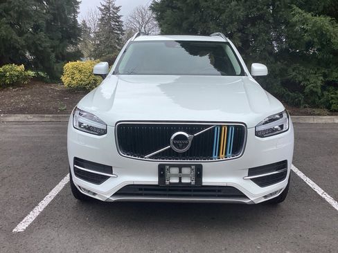Used 2016 Volvo XC90 T6 Momentum w/ Momentum Plus Package image 18