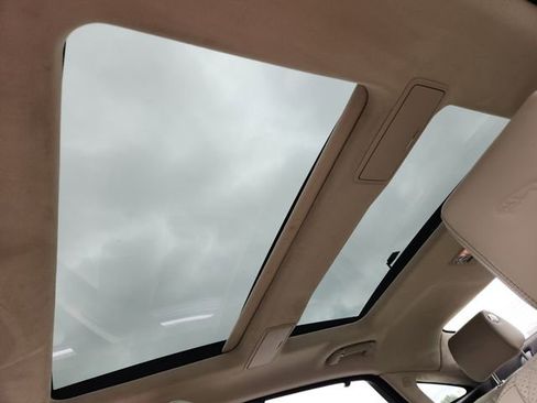 Used 2017 Jaguar XJ L Supercharged image 10