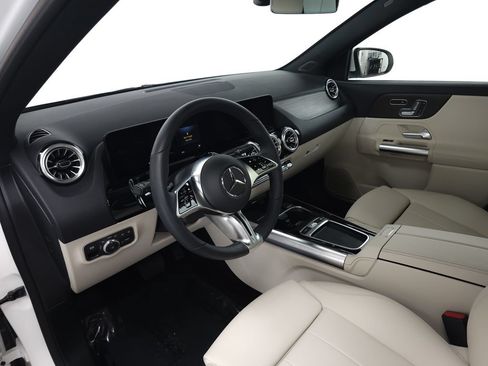 Certified 2026 Mercedes-Benz GLA 250 4MATIC image 8