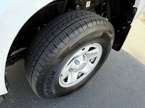 Used 2021 Toyota Tacoma SR AWD/4WD image 18