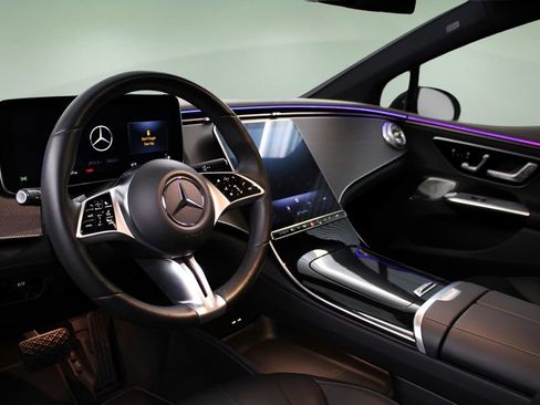 Used 2023 Mercedes-Benz EQE 350+ Sedan image 19