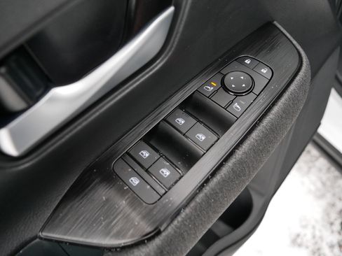 Certified 2025 Nissan Kicks SV w/ Illumination Package image 19