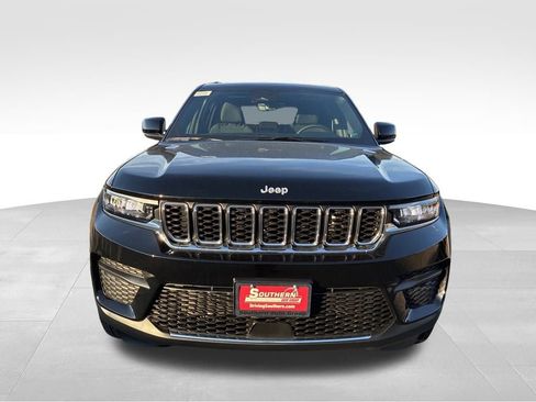 New 2025 Jeep Grand Cherokee Laredo X w/ Luxury Tech Group I image 9