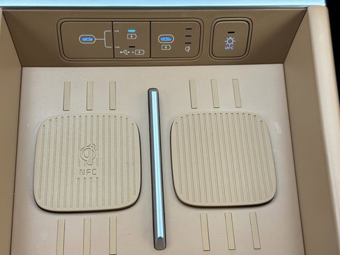 Used 2024 Hyundai Santa Fe Limited image 32