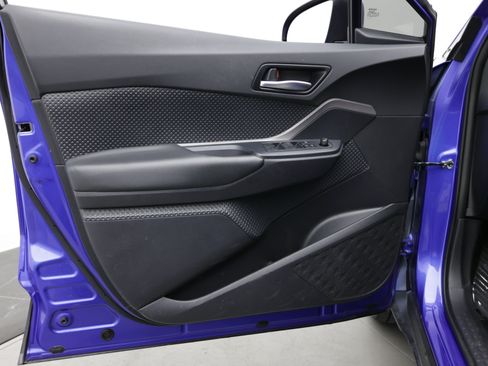 Used 2020 Toyota C-HR LE FWD image 10