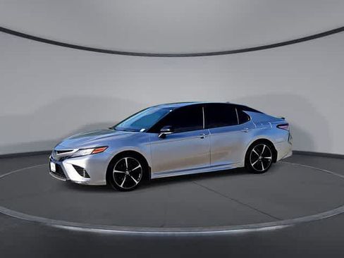 Used 2019 Toyota Camry XSE w/ Navigation Package FWD image 4
