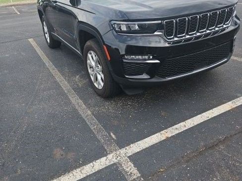 Used 2023 Jeep Grand Cherokee Limited AWD/4WD image 1