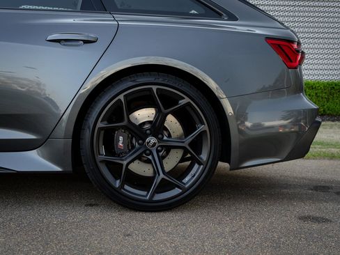 Certified 2024 Audi RS 6 performance AWD/4WD image 11