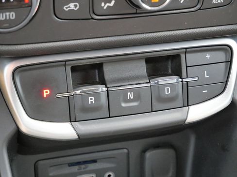 Used 2024 GMC Terrain SLT AWD/4WD image 42