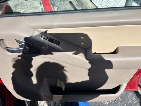 Used 2011 Nissan Frontier SL image 45