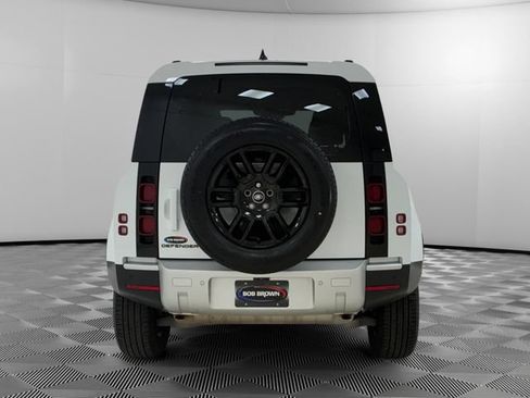 Used 2025 Land Rover Defender 110 S AWD/4WD image 4