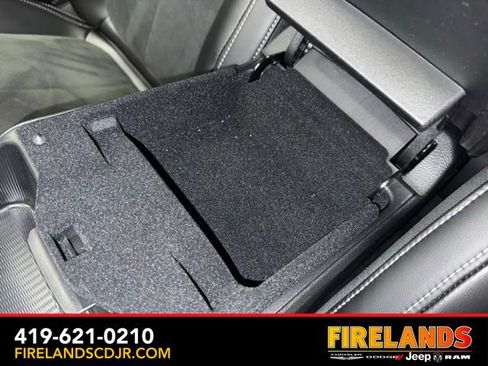 New 2026 Jeep Grand Cherokee Altitude image 16