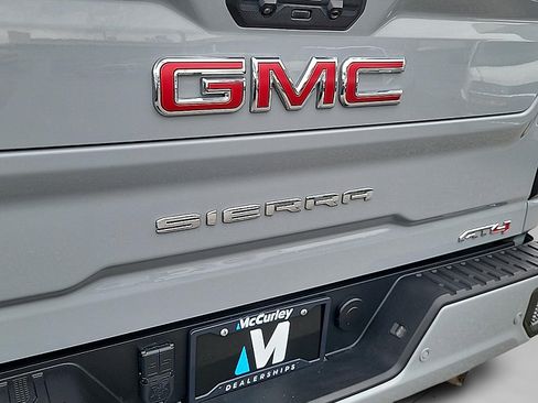 Used 2024 GMC Sierra 3500 AT4 w/ Technology Package AWD/4WD image 32