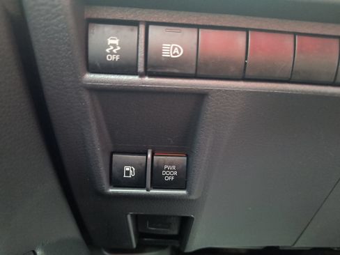 Used 2024 Toyota Sienna XLE FWD image 15