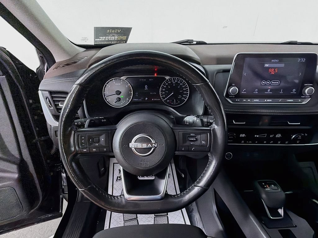 Used 2023 Nissan Rogue S AWD/4WD image 11