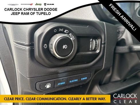 Used 2025 Jeep Wrangler Sahara w/ Safety Group image 19