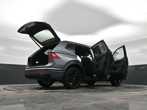 Used 2022 Volkswagen Tiguan SE R-Line image 41