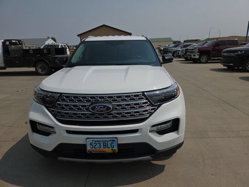 Used 2021 Ford Explorer Limited w/ Equipment Group 301A AWD/4WD image 2