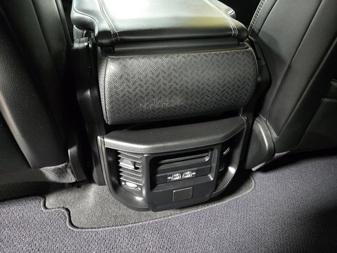 Used 2022 RAM 1500 Laramie AWD/4WD image 38