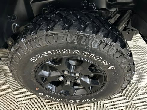 Used 2023 Jeep Wrangler Sport S image 10