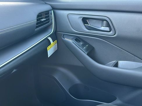 Certified 2025 Nissan Rogue S AWD/4WD image 27
