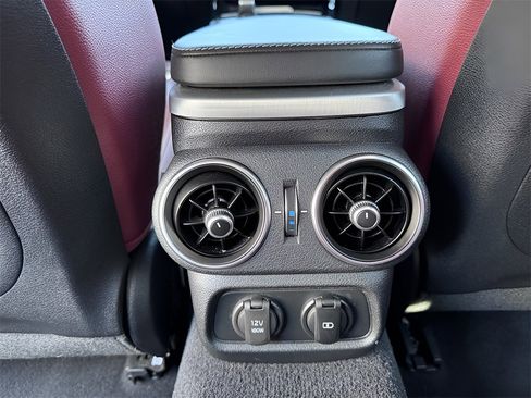 Used 2021 Kia Stinger GT image 30