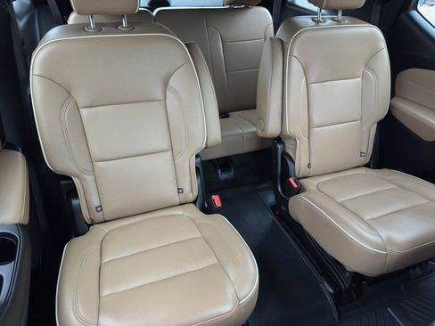 Used 2022 Chevrolet Traverse Premier image 20