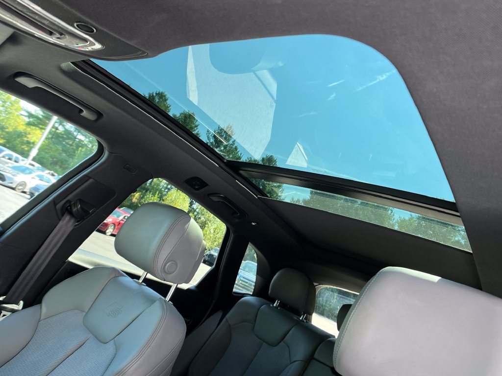 Used 2022 Audi SQ5 Premium Plus AWD/4WD image 21