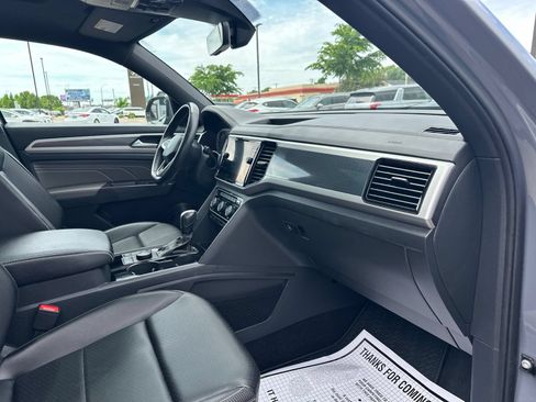 Certified 2022 Volkswagen Atlas Cross Sport SEL R-Line AWD/4WD image 41