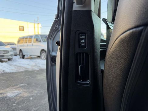 Used 2025 Honda Odyssey EX-L image 25