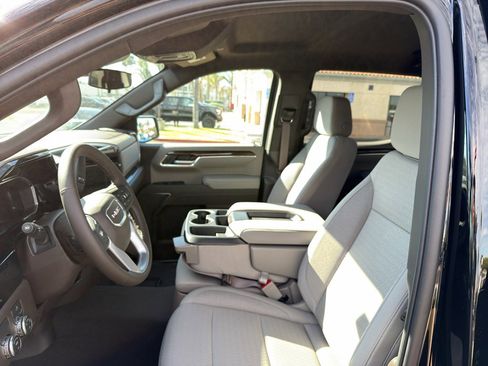 New 2026 GMC Sierra 1500 SLE w/ Preferred Package image 14