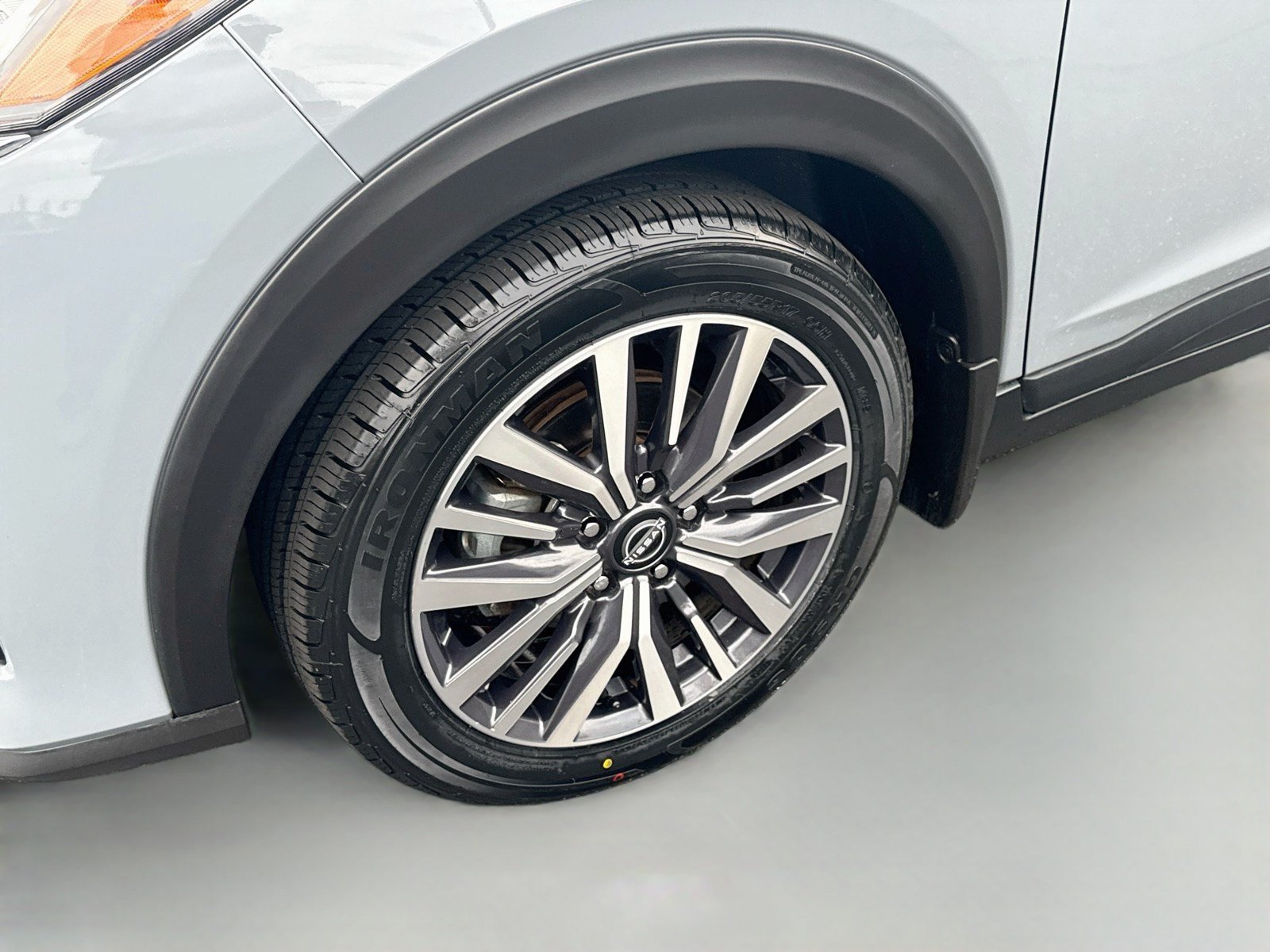 Used 2022 Nissan Kicks SV w/ Interior Electronics Package FWD image 28