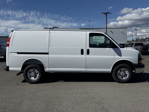 New 2026 Chevrolet Express 2500 w/ Driver Convenience Package RWD image 6
