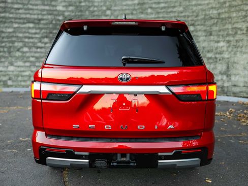 Used 2024 Toyota Sequoia Capstone image 8