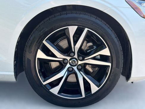 Used 2024 Volvo S60 B5 Core FWD image 13