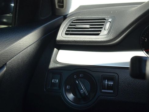 Used 2010 Volkswagen Passat Komfort image 34