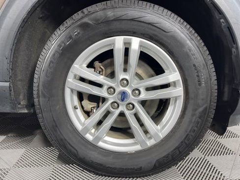 Used 2021 Ford Explorer XLT w/ Equipment Group 202A image 14