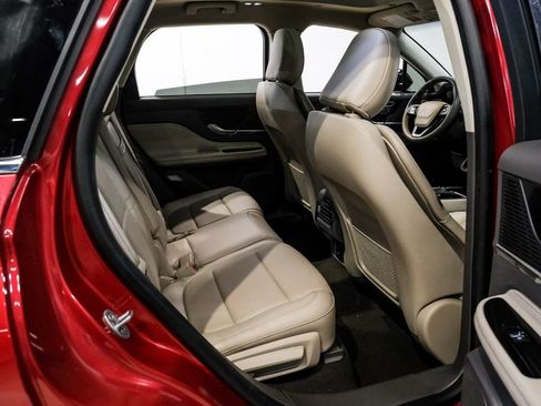 Used 2022 Lincoln Corsair AWD w/ Premium Package image 37