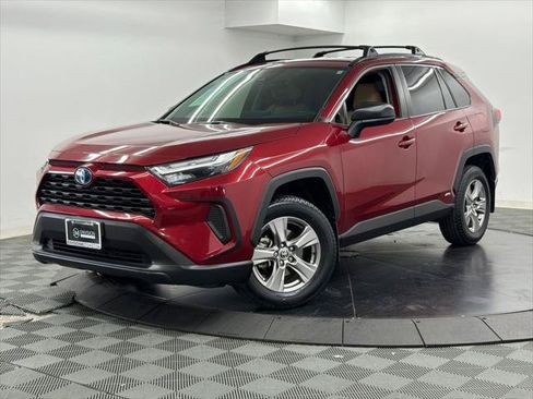 Certified 2024 Toyota RAV4 LE AWD/4WD image 3