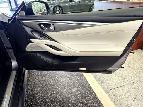 Used 2019 INFINITI Q60 3.0t Luxe w/ Essential Package image 30