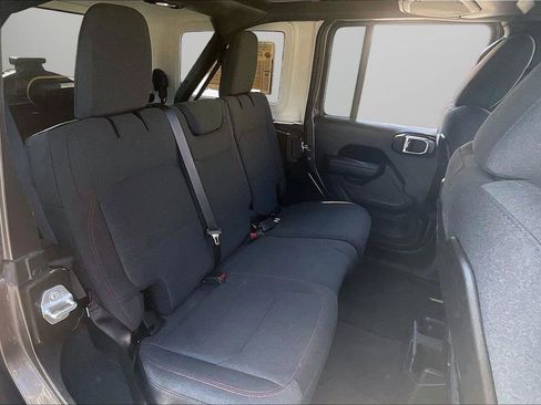 Certified 2025 Jeep Wrangler Unlimited Rubicon AWD/4WD image 24